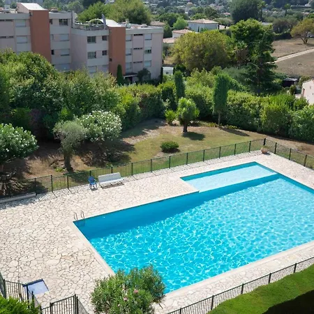 Apartment Quiet With Pool And Sea View